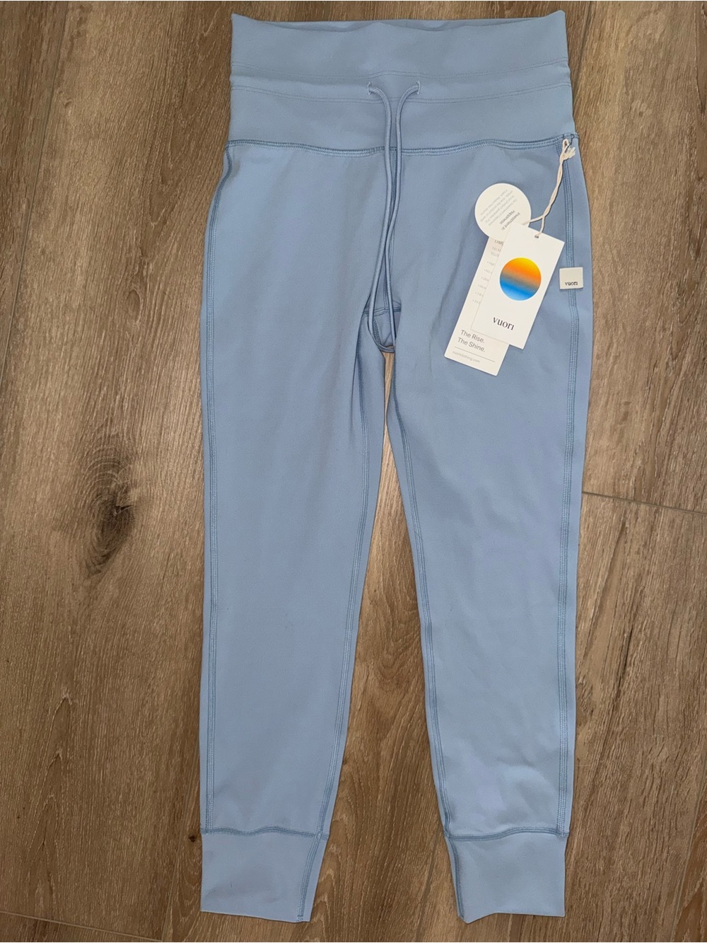 NWT Vuori Dusk Blue Daily Leggings Pants Women’s size Small Short